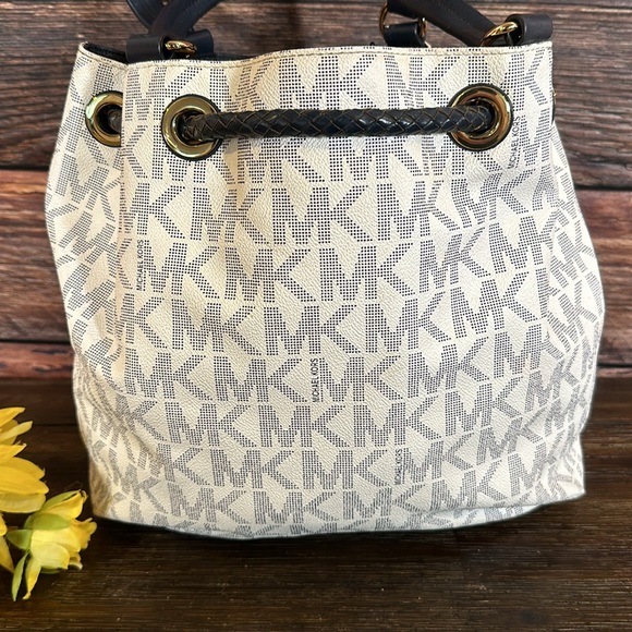 MICHAEL Michael Kors Jet Set Navy Blue/White Signature Gathered Tote! - Picture 4 of 11